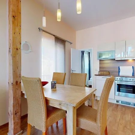 Strandnahe Mit 2 Schlafzimmern Und Balkon, Strandidyll, 宾茨