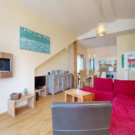 Strandnahe Mit 2 Schlafzimmern Und Balkon, Strandidyll,