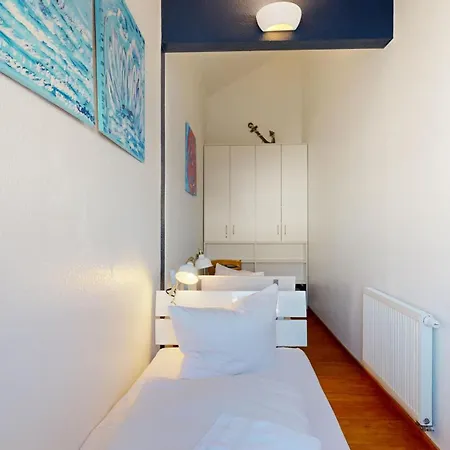 Strandnahe Mit 2 Schlafzimmern Und Balkon, Strandidyll, Binz