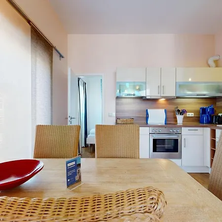 Strandnahe Mit 2 Schlafzimmern Und Balkon, Strandidyll, Apartment Binz