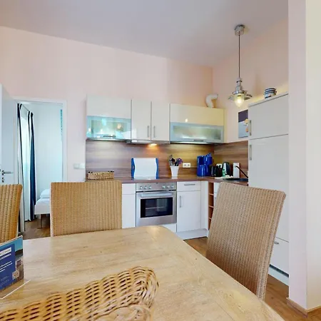 Strandnahe Mit 2 Schlafzimmern Und Balkon, Strandidyll, Binz