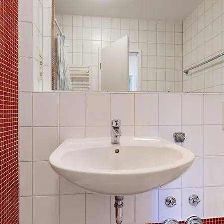 Strandnahe Mit 2 Schlafzimmern Und Balkon, Strandidyll,